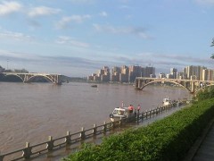 广东河源大桥垮塌两人下落不明，汛期将至请做好桥梁检测加固