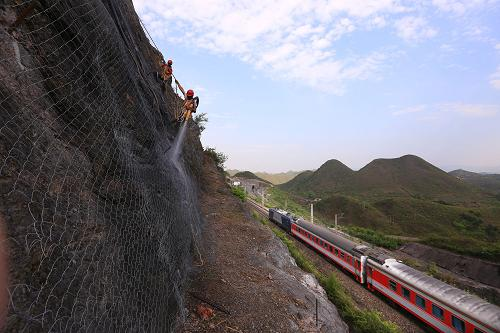 钢丝网护坡加固