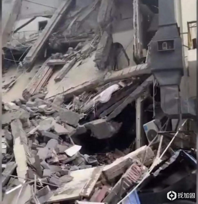 武汉市江汉区解放大道712号7天酒店大楼副楼东南角部分坍塌