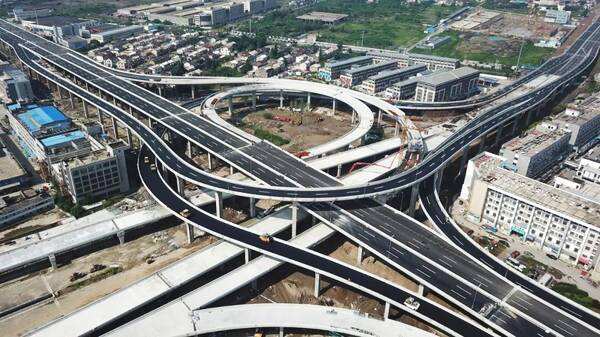 润扬路快速化改造工程中最长高架桥的效果图