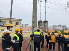 武汉铁路局随州接触网工班组织开展了防洪防汛实战演练