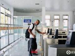 泰山火车站候车室门斗加固改造完成