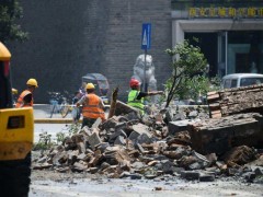 西安明秦王府城墙坍塌砌体 正在清理加固