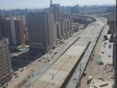 金盛快速路加固改造工程北段高架桥主线成功合龙