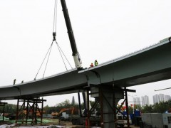 数千名建设者昼夜奋战 西安北客站枢纽工程桥梁提前全线贯通