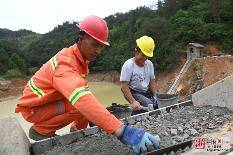 浙江省杭州市临安：加固水库 迎接汛期