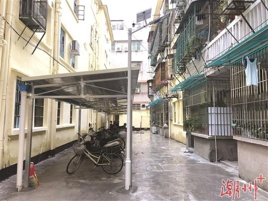 方厝巷新楼配建了便民车棚，装上太阳能路灯